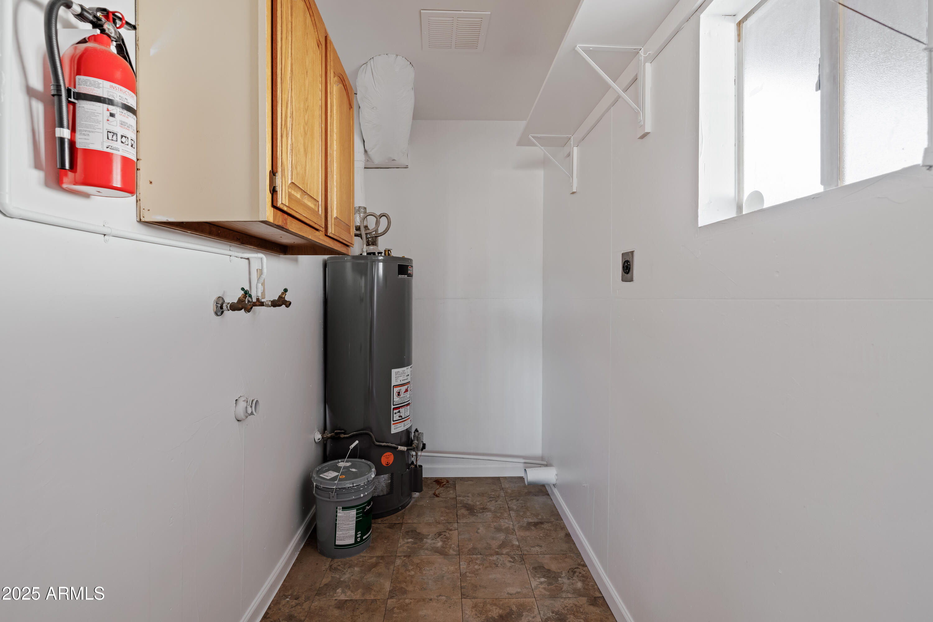 3124 South Los Altos Mesa, AZ 85202 - Photo 21 of 28 Inside Laundry