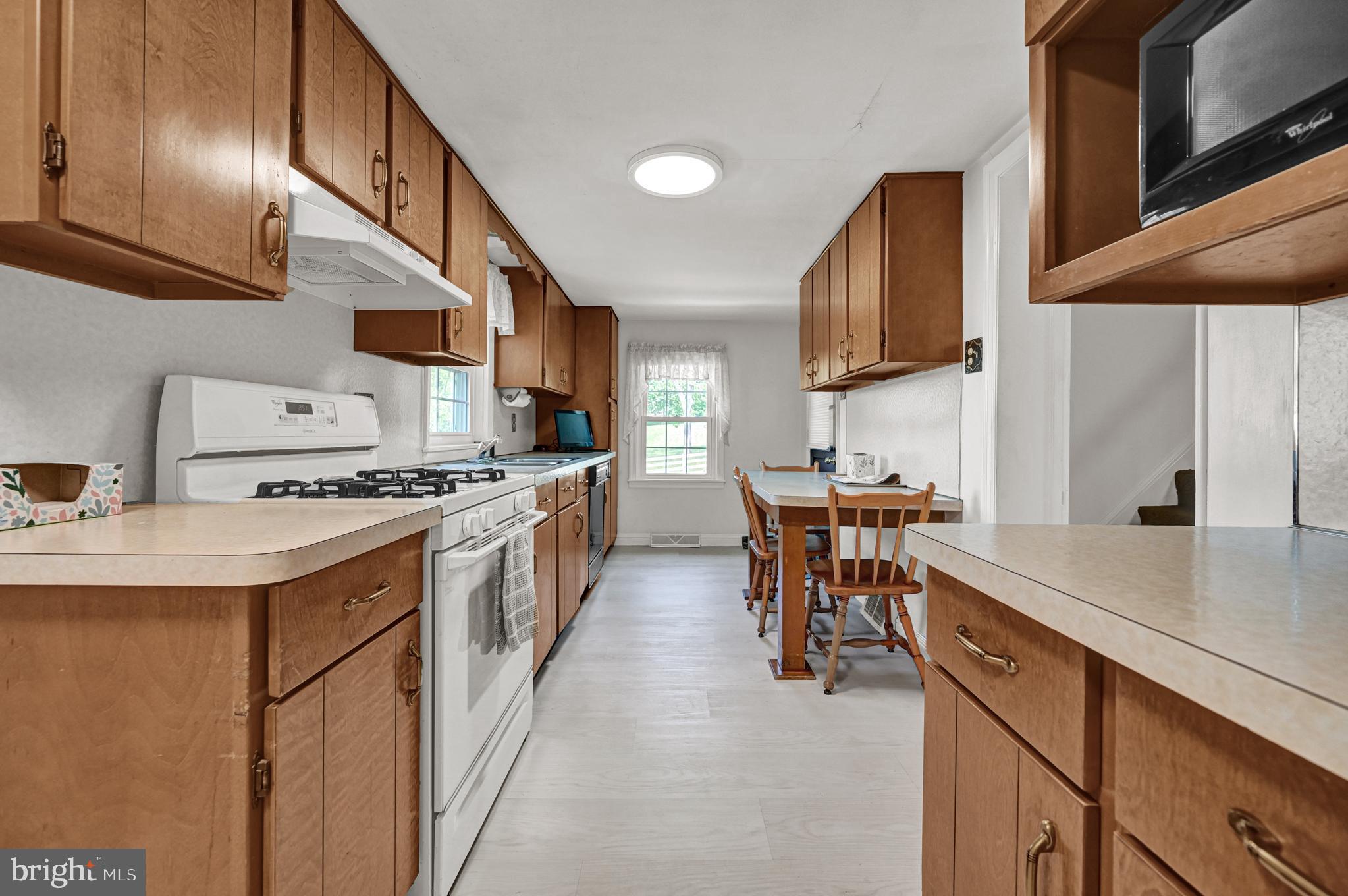 526 Plank Road New Freedom, PA 17349 - Photo 6 of 45 Gallery Image 6