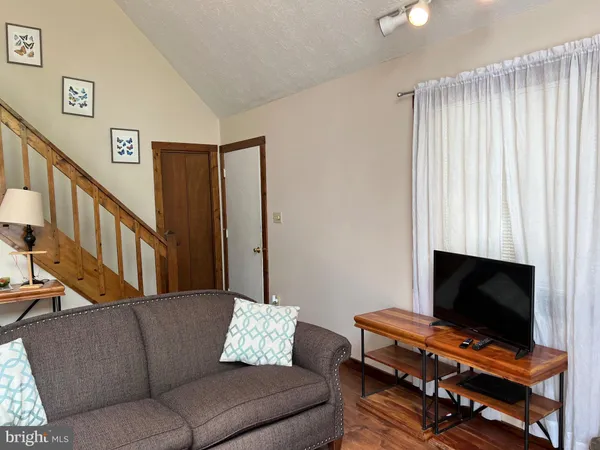 $1,700 | 32 Cherry Street, Mount Jackson, VA 22842