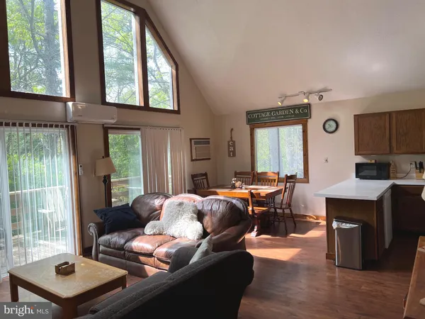 $1,700 | 32 Cherry Street, Mount Jackson, VA 22842