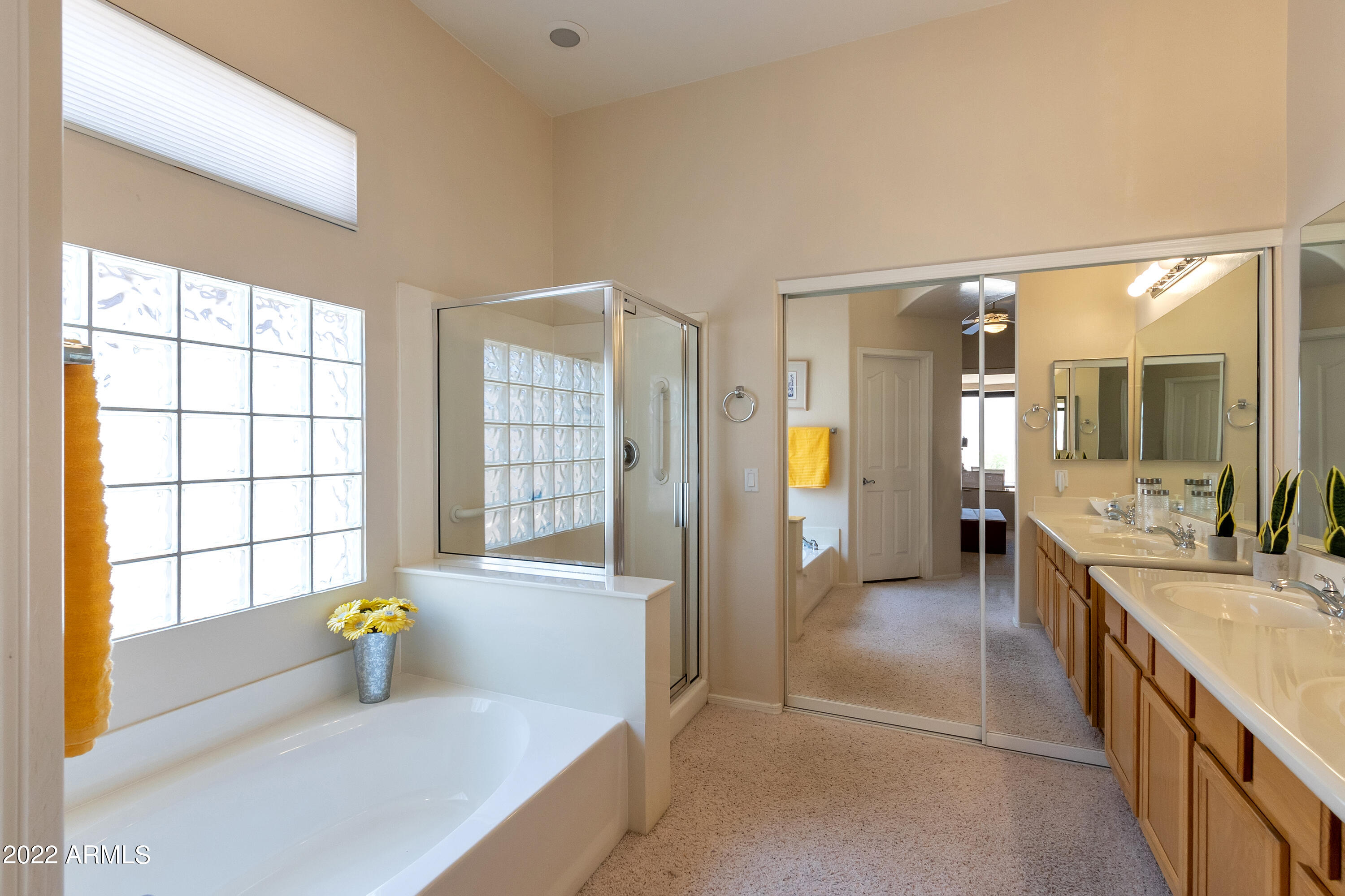 4412 East Jaeger Road Phoenix, AZ 85050 - Photo 21 of 37 Soaking Tub!