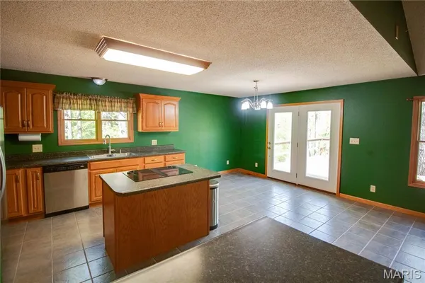 $495,000 | 19383 Deer Run Lane, Brighton, IL 62012