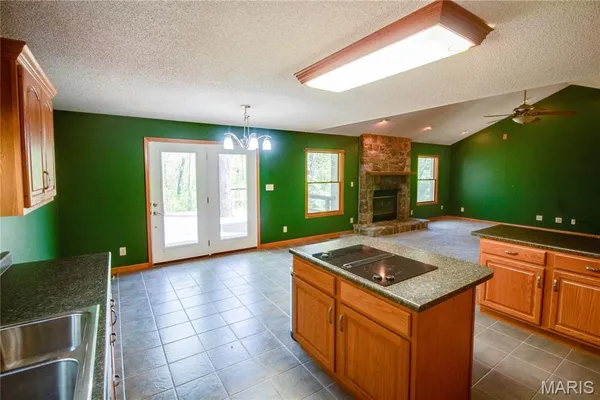 $495,000 | 19383 Deer Run Lane, Brighton, IL 62012