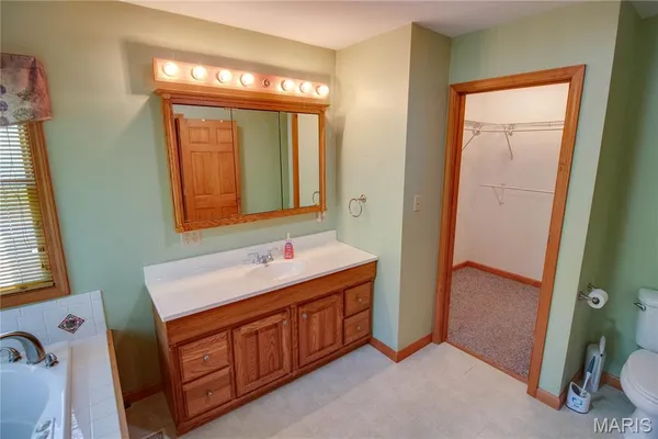 $495,000 | 19383 Deer Run Lane, Brighton, IL 62012