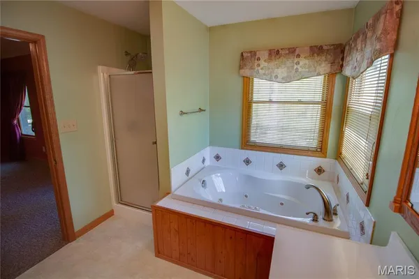 $495,000 | 19383 Deer Run Lane, Brighton, IL 62012