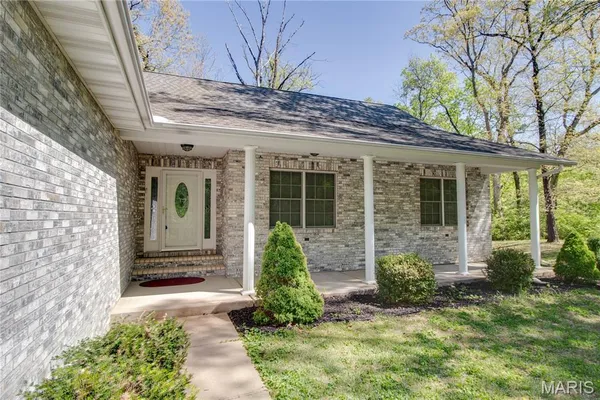 $495,000 | 19383 Deer Run Lane, Brighton, IL 62012