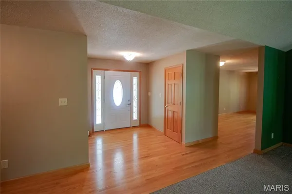 $495,000 | 19383 Deer Run Lane, Brighton, IL 62012
