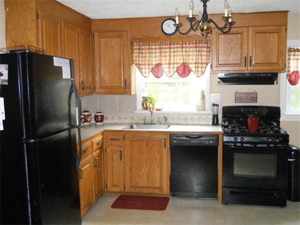 18 Birchwood Road Methuen, MA 01844 - Photo 6 of 24 Gallery Image 6
