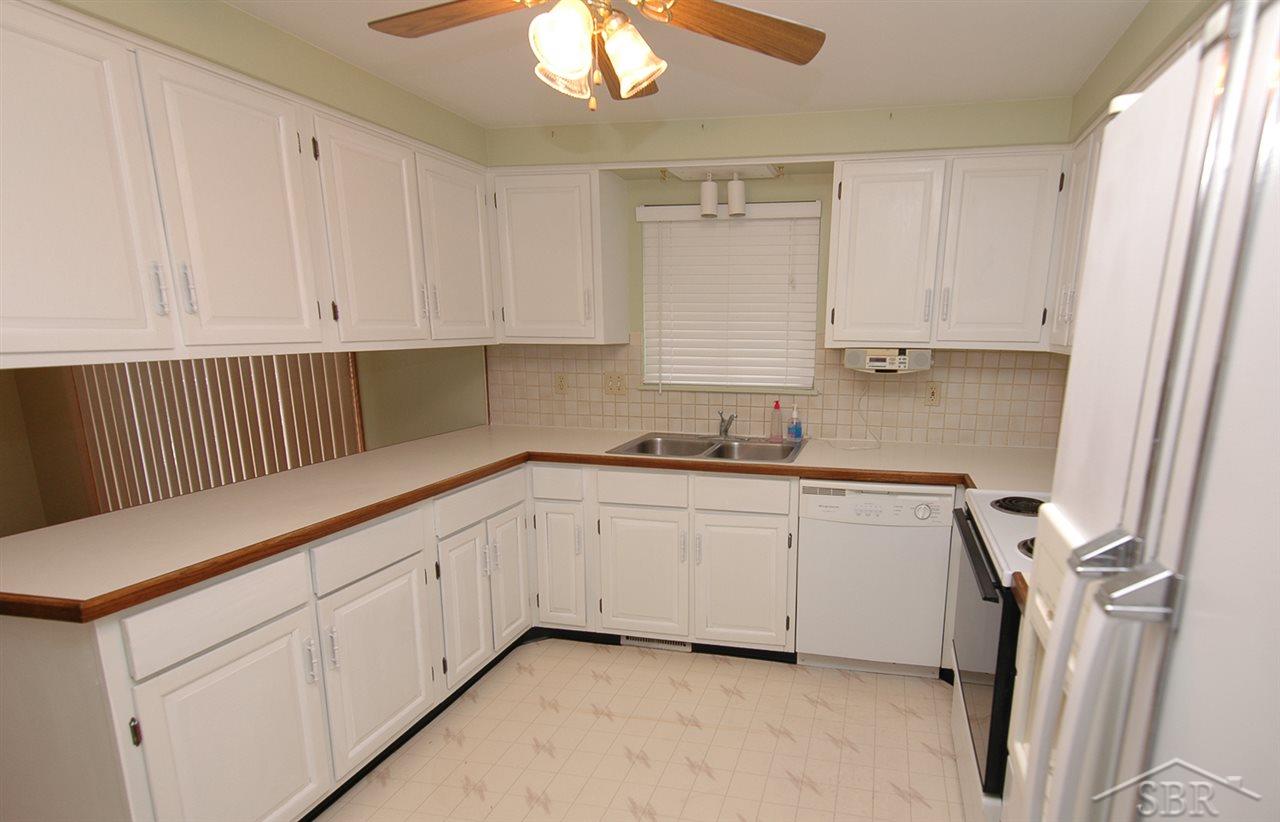 11860 Geddes Road Saginaw, MI 48609 - Photo 3 of 16 31322171-2.JPG