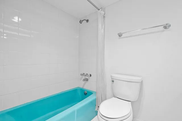 $349,999 | 3050 Northeast 48th Court, Unit 402, Lighthouse Point, FL 33064