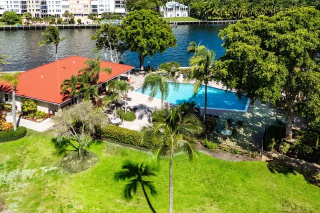 $349,999 | 3050 Northeast 48th Court, Unit 402, Lighthouse Point, FL 33064