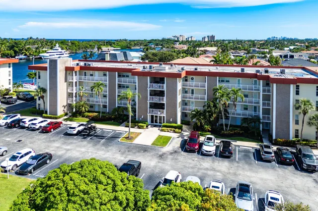 $349,999 | 3050 Northeast 48th Court, Unit 402, Lighthouse Point, FL 33064