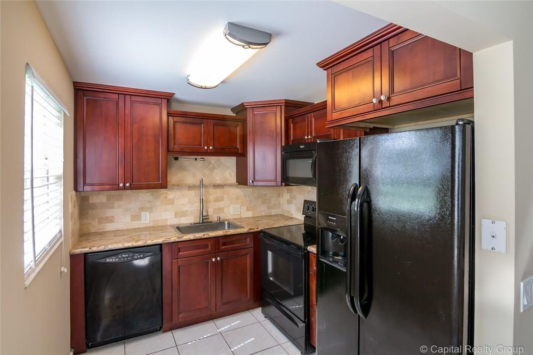 11 Mansfield B, Unit 11 Boca Raton, FL 33434 - Photo 3 of 19 Photo 3