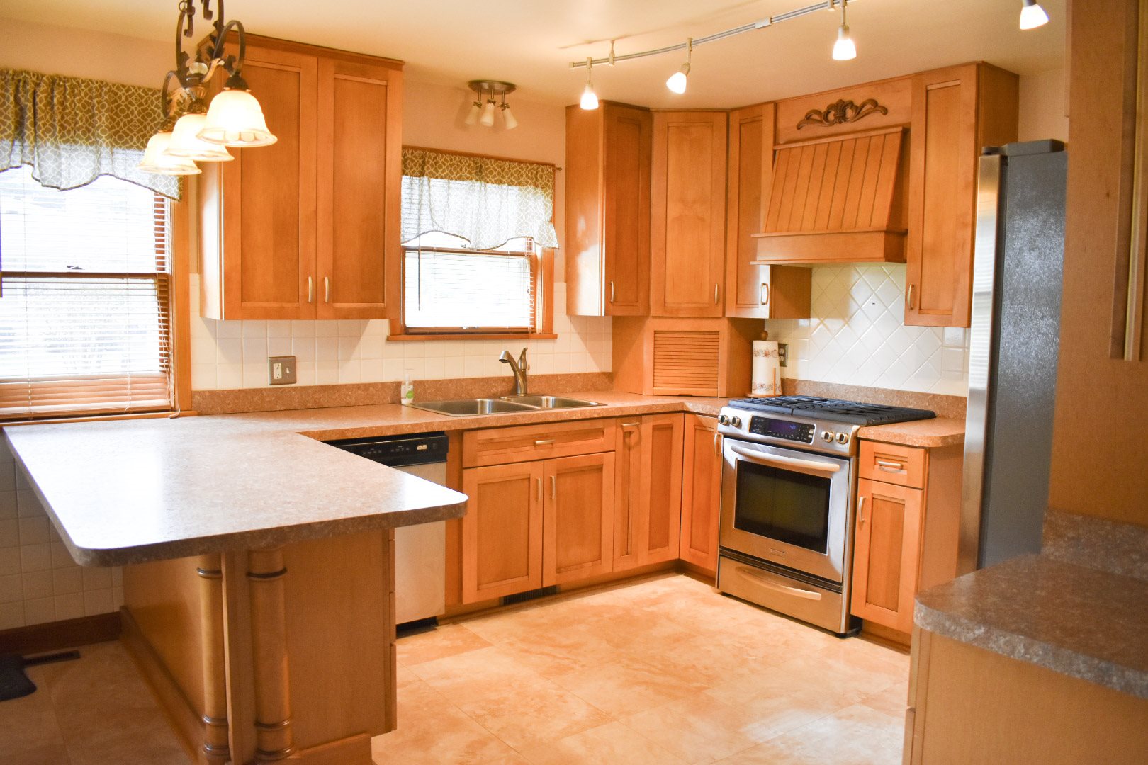 16472 Ireland Road Mishawaka, IN 46544 - Photo 2 of 23 Gallery Image 2