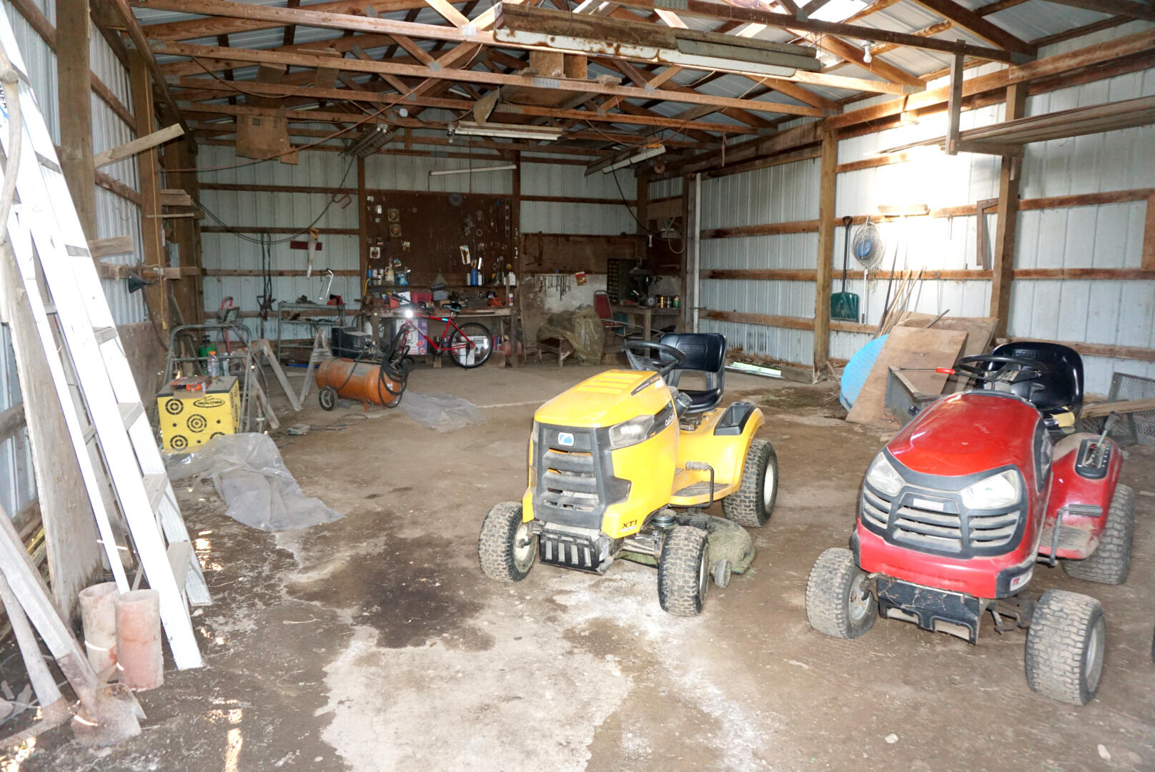 5341 Cross Road Spring Arbor, MI 49283 - Photo 40 of 41 INSIDE BARN