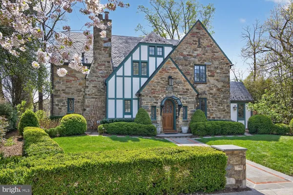$3,700,000 | 2604 31st Street Northwest, Washington, DC 20008