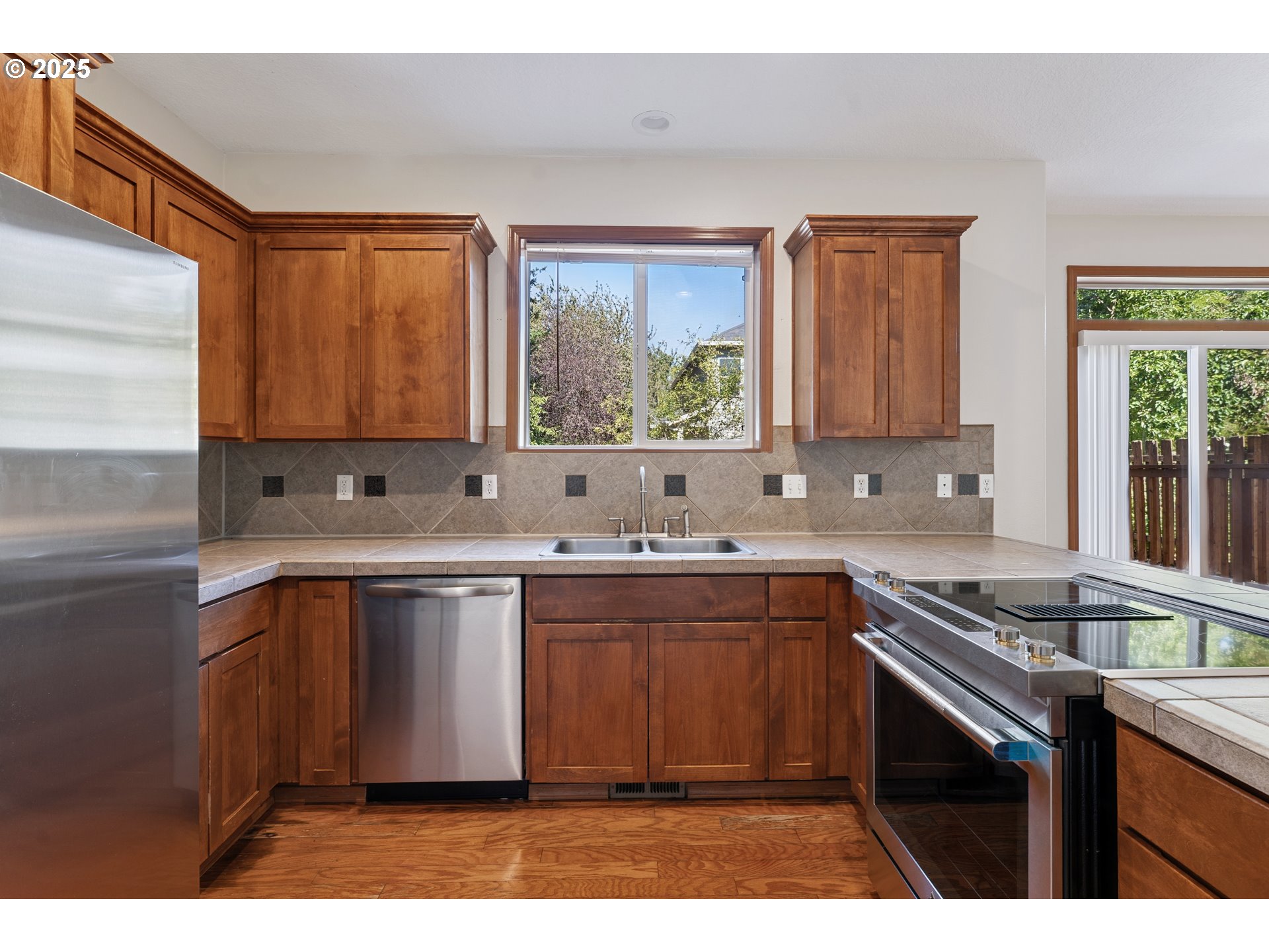 17209 Southeast Stephens Street Portland, OR 97233 - Photo 19 of 47