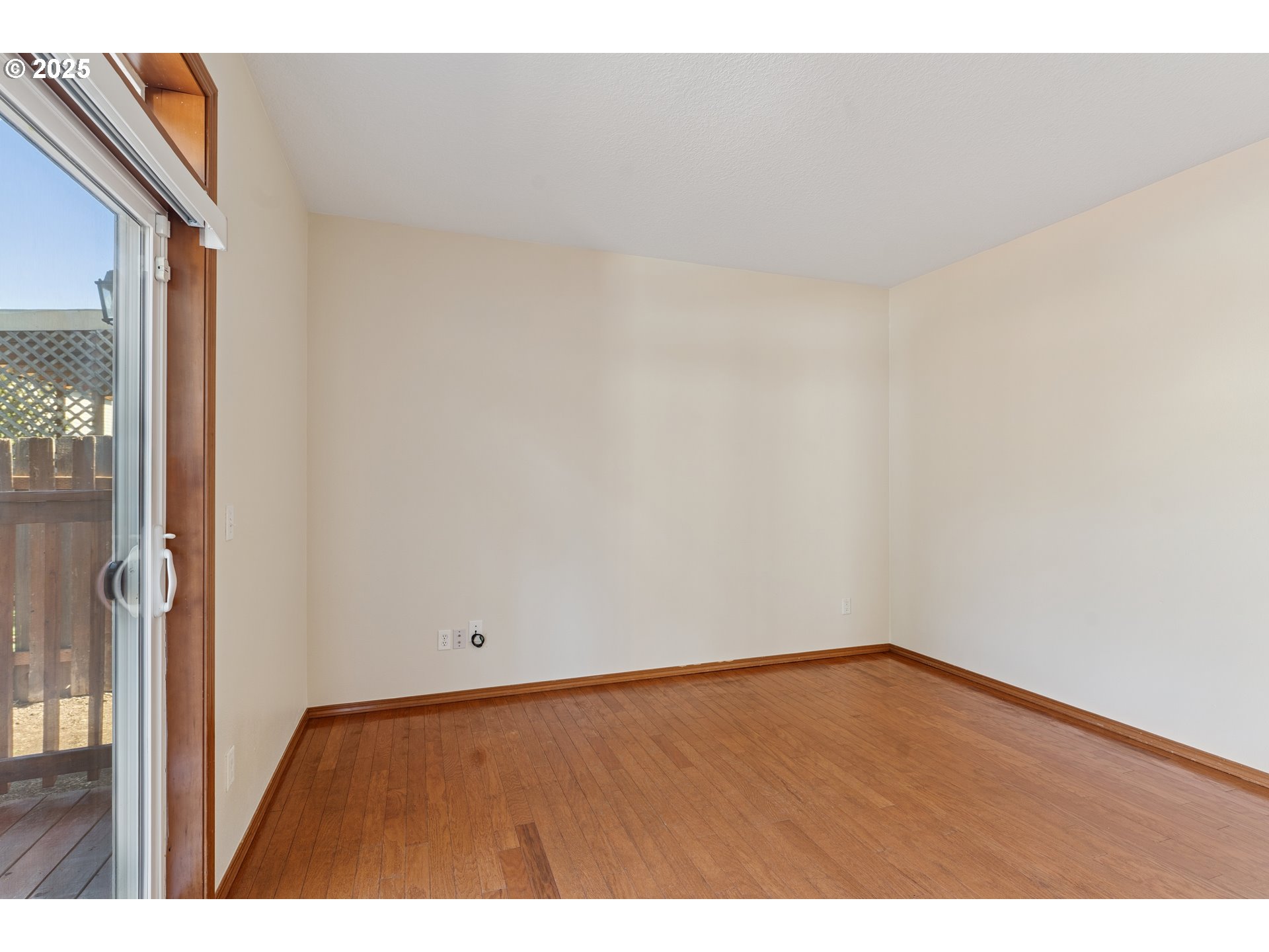 17209 Southeast Stephens Street Portland, OR 97233 - Photo 20 of 47 Family Room
