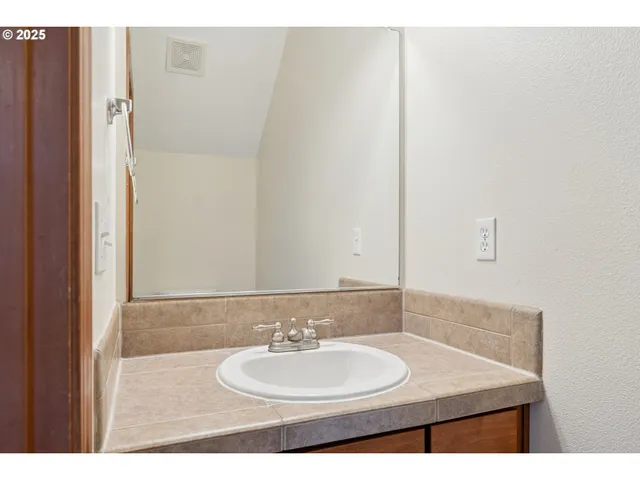 $544,995 | 17209 Southeast Stephens Street, Portland, OR 97233