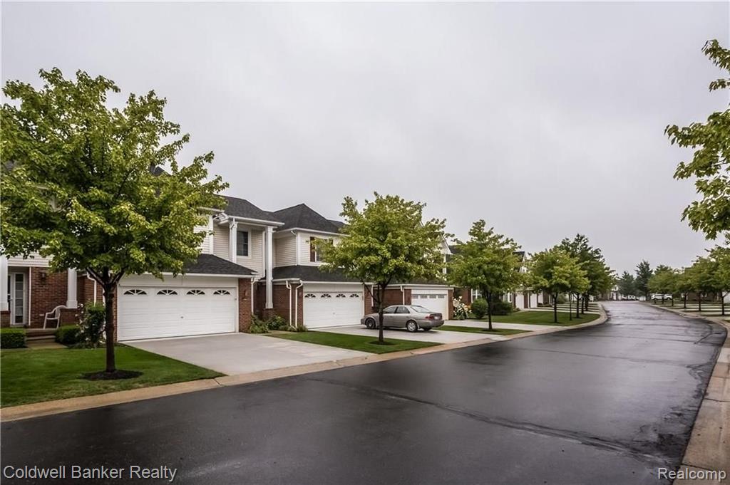 41863 Mitchell Road, Unit 17 Novi, MI 48377 - Photo 2 of 39