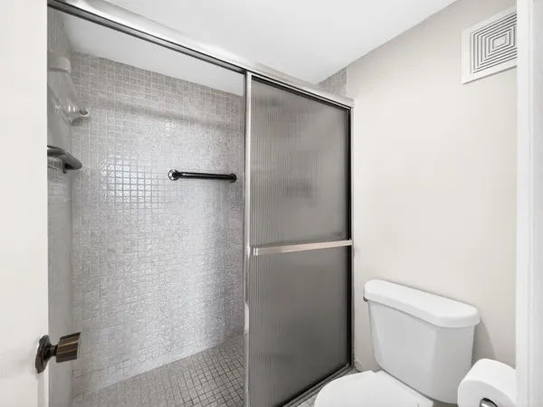 $2,000 | 1200 St Charles Place, Unit 619, Pembroke Pines, FL 33026