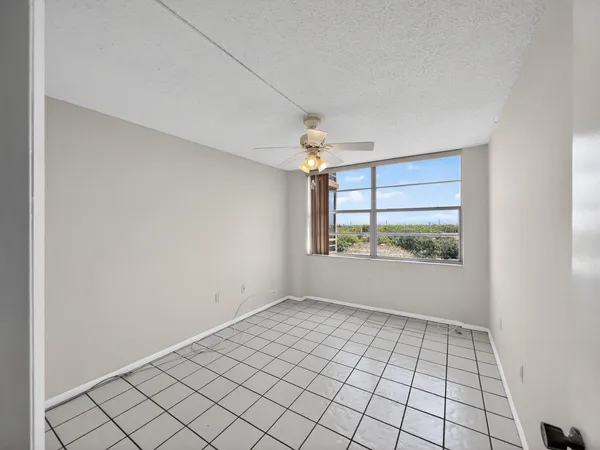 $2,000 | 1200 St Charles Place, Unit 619, Pembroke Pines, FL 33026