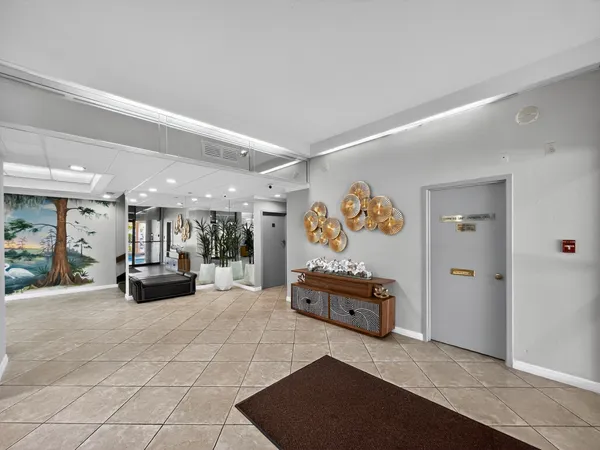 $2,000 | 1200 St Charles Place, Unit 619, Pembroke Pines, FL 33026