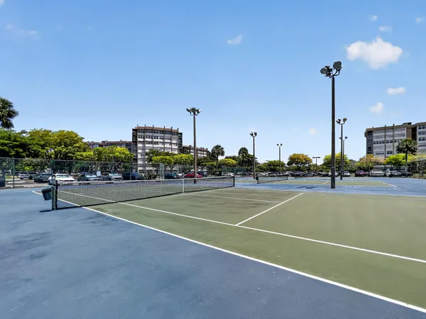 $2,000 | 1200 St Charles Place, Unit 619, Pembroke Pines, FL 33026