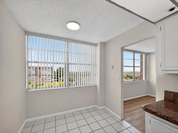 $2,000 | 1200 St Charles Place, Unit 619, Pembroke Pines, FL 33026