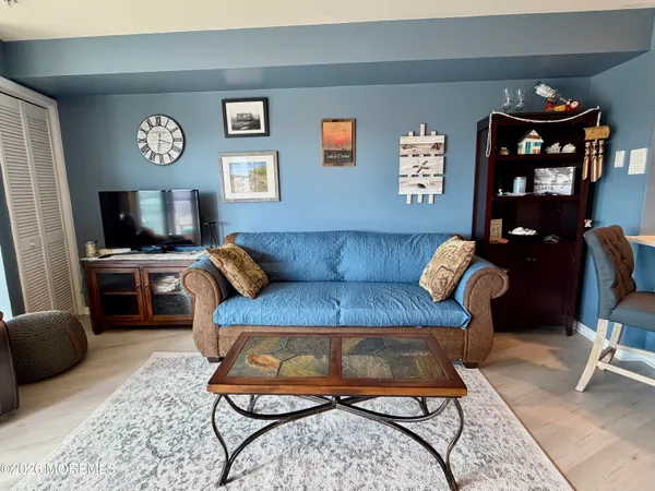 $1,250 | 1810 Central Avenue, Unit 11, Ship Bottom, NJ 08008