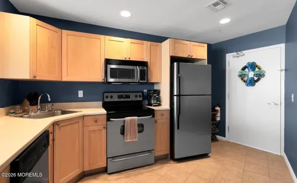 $1,250 | 1810 Central Avenue, Unit 11, Ship Bottom, NJ 08008