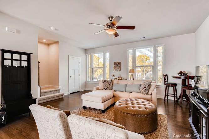 1394 Chippendale Road Charlotte, NC 28205 - Photo 2 of 10 Gallery Image 2