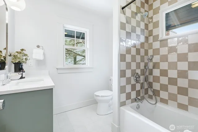 $1,950,950 | 357 Garfield Street, Seattle, WA 98109