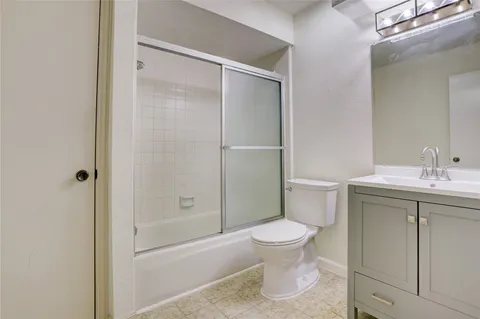 $400,000 | 6723 Belmont Street, Houston, TX 77005