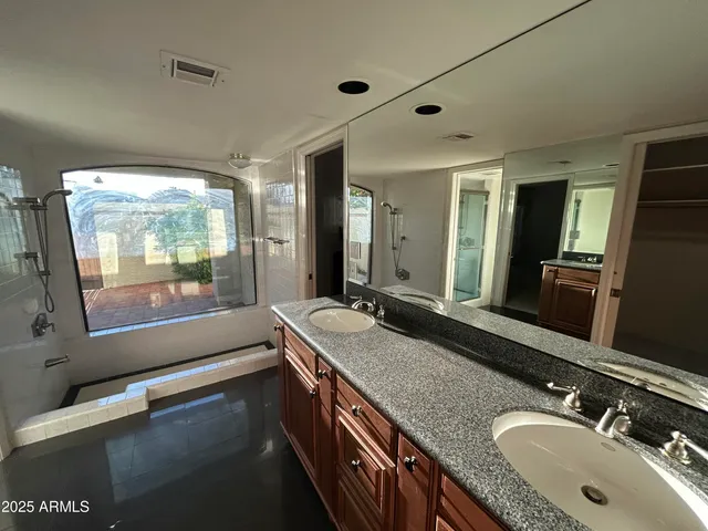 $4,800 | 5736 North 25th Street, Phoenix, AZ 85016