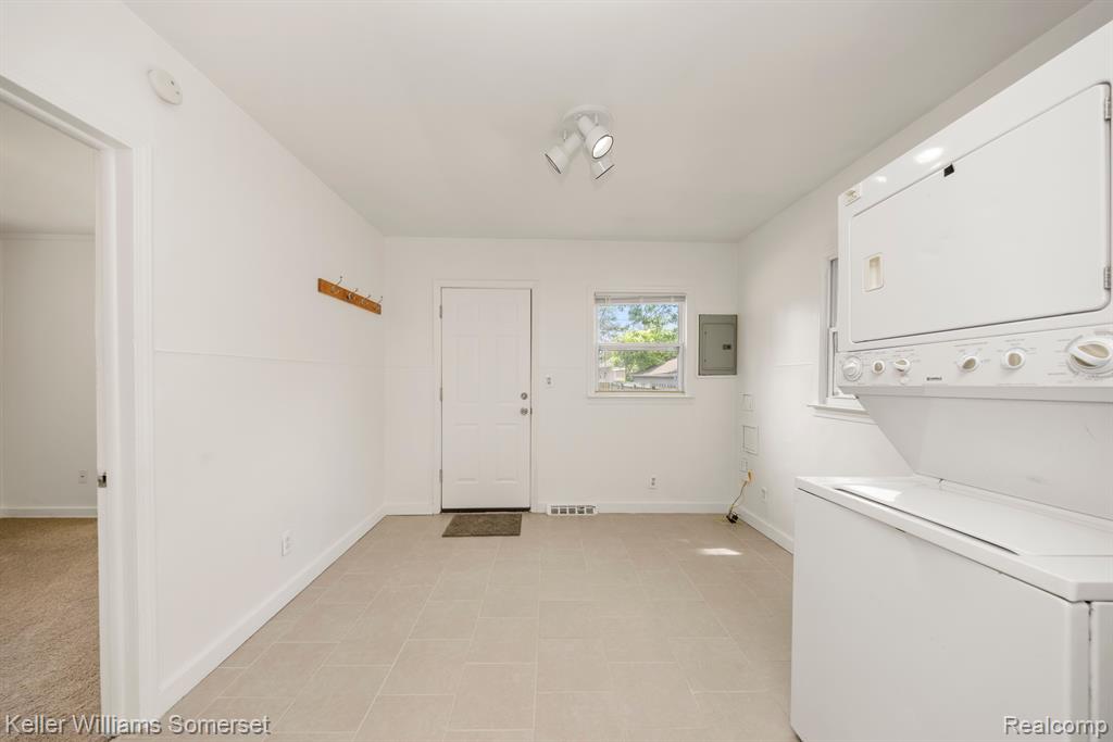 2115 Leitch Road Ferndale, MI 48220 - Photo 13 of 30