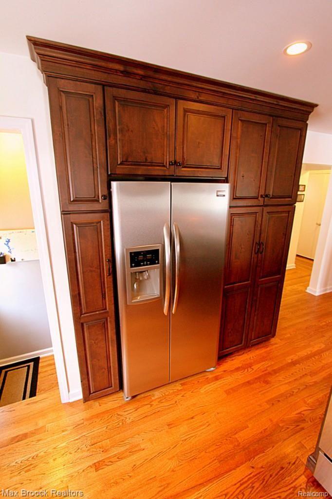 2768 Manchester Road Birmingham, MI 48009 - Photo 6 of 20 **CUSTOM/HANDCRAFTED CABINETS!**
