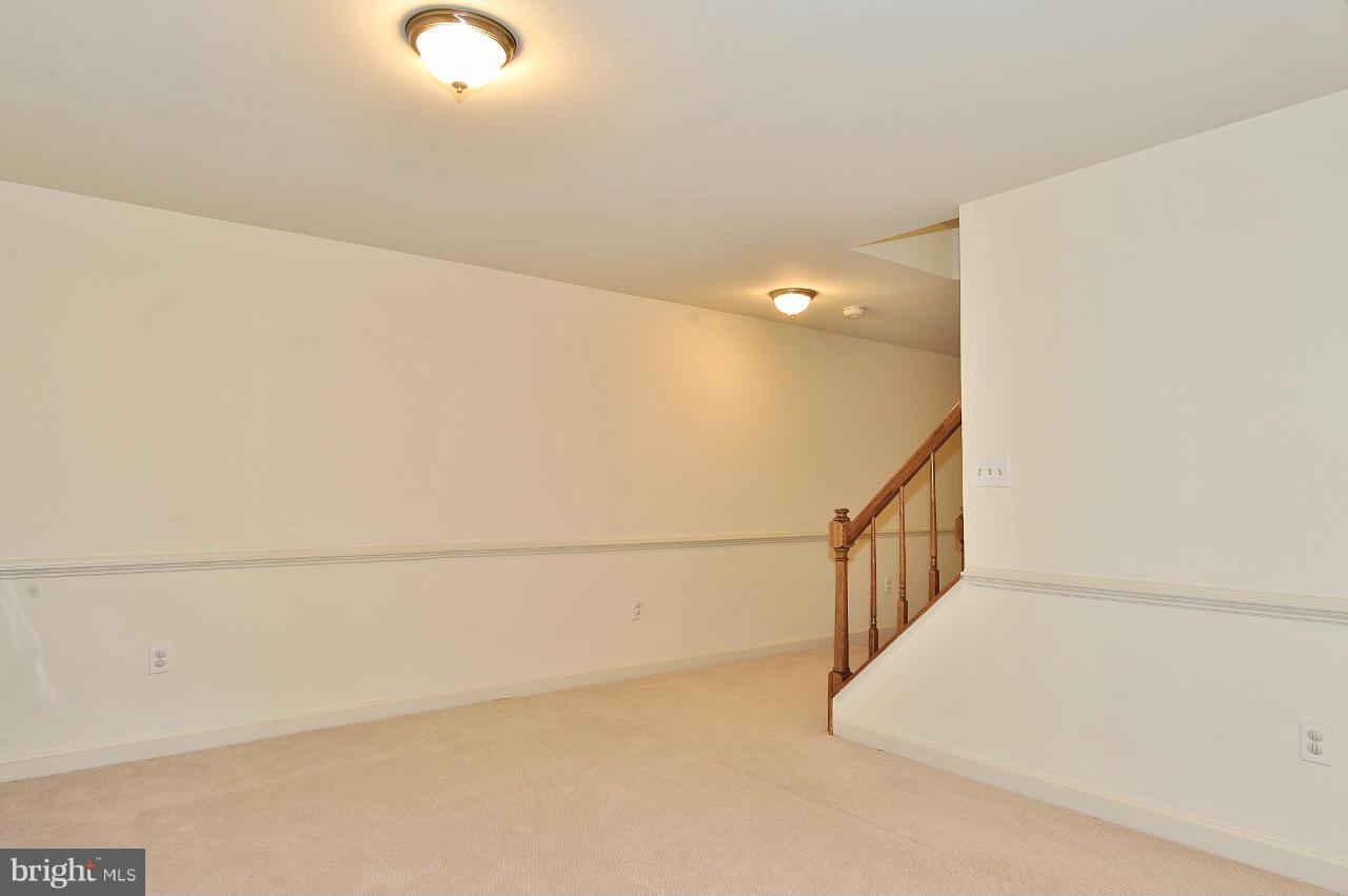 7509 Mullingar Court Springfield, VA 22153 - Photo 26 of 30 Sitting Area