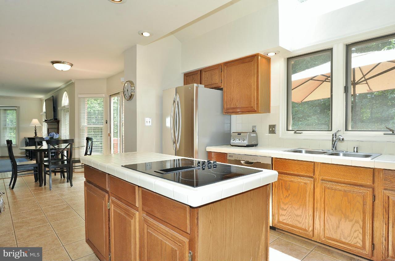 7509 Mullingar Court Springfield, VA 22153 - Photo 8 of 30 Kitchen