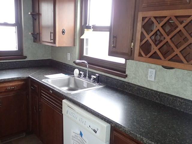 553 Old Farm Road Pittsburgh, PA 15234 - Photo 9 of 21