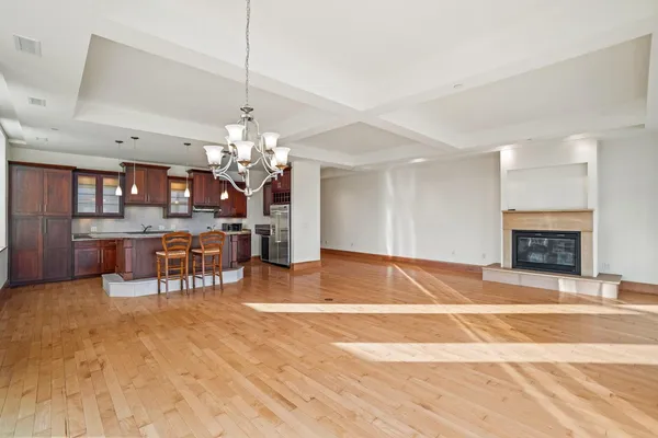 $5,500 | 1313 North Franklin Place, Unit 504, Milwaukee, WI 53202