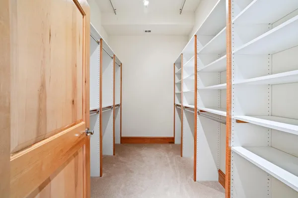 $5,500 | 1313 North Franklin Place, Unit 504, Milwaukee, WI 53202