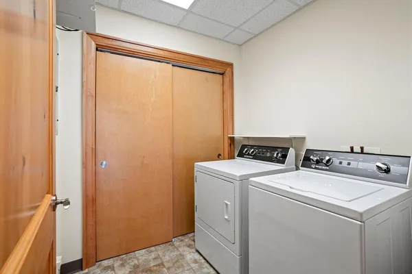 $5,500 | 1313 North Franklin Place, Unit 504, Milwaukee, WI 53202