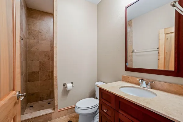 $5,500 | 1313 North Franklin Place, Unit 504, Milwaukee, WI 53202