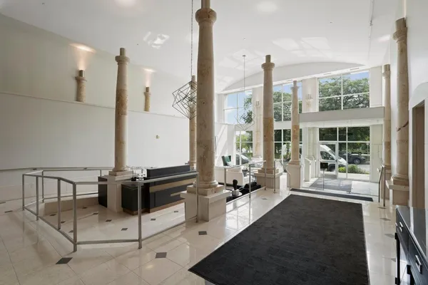 $5,500 | 1313 North Franklin Place, Unit 504, Milwaukee, WI 53202