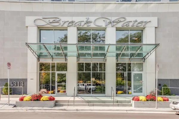 $5,500 | 1313 North Franklin Place, Unit 504, Milwaukee, WI 53202