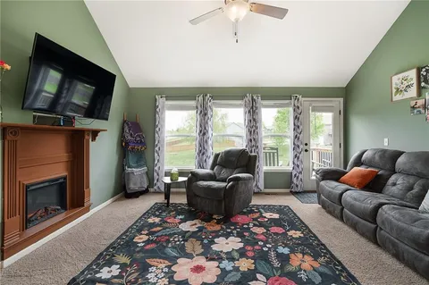 $300,000 | 101 Bridgeport Drive, Smithville, MO 64089