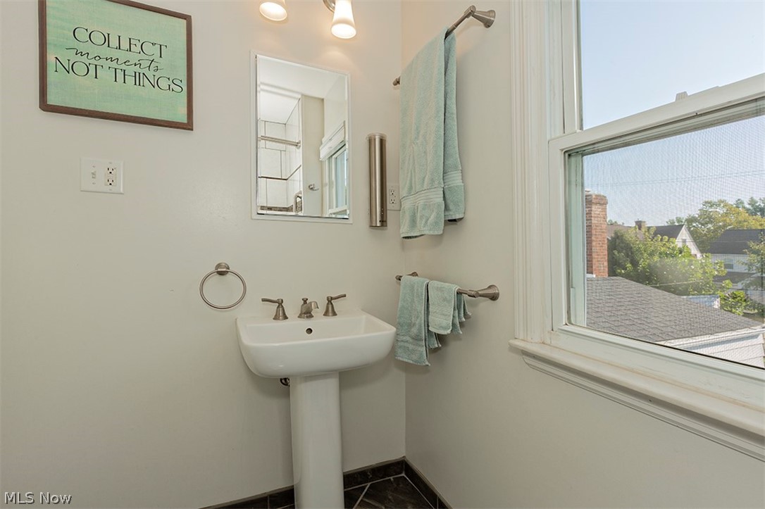 3727 Normandy Road Cleveland, OH 44120 - Photo 28 of 31
