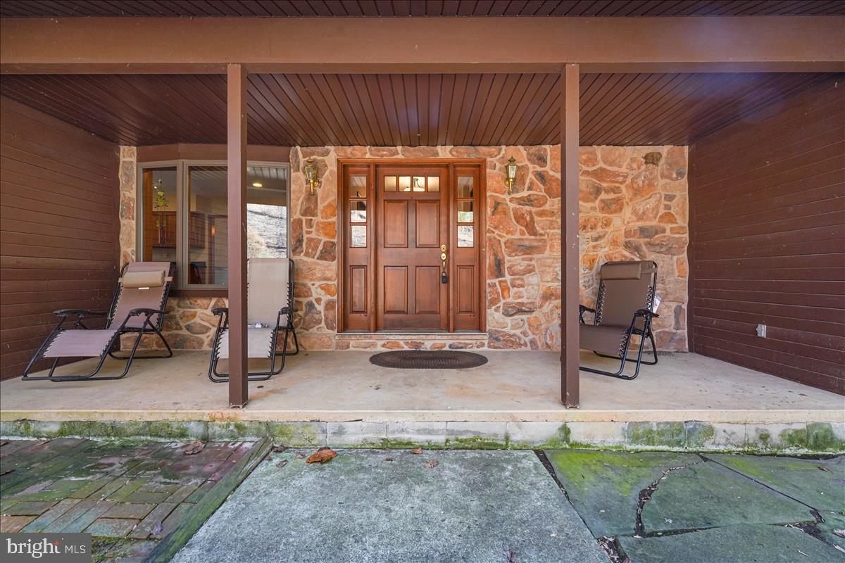 255 Brown Road Nottingham, PA 19362 - Photo 6 of 38 Entry door