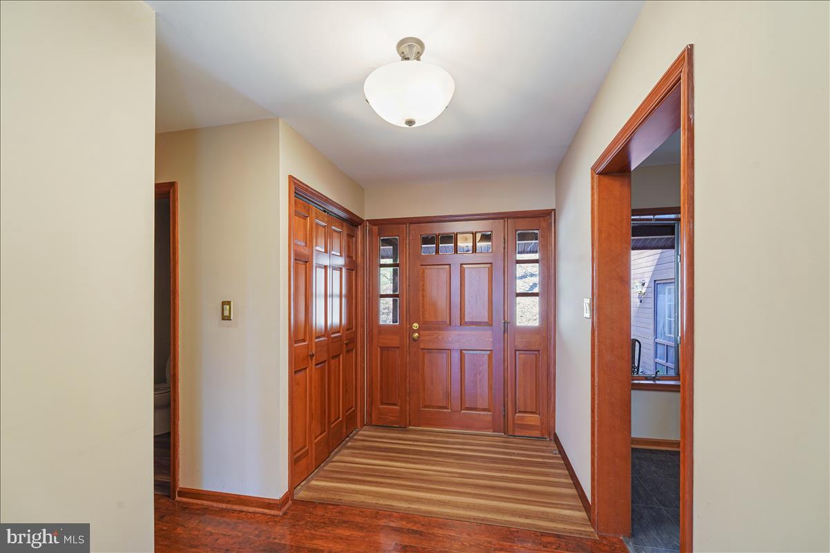 255 Brown Road Nottingham, PA 19362 - Photo 7 of 38 Inside the entrance